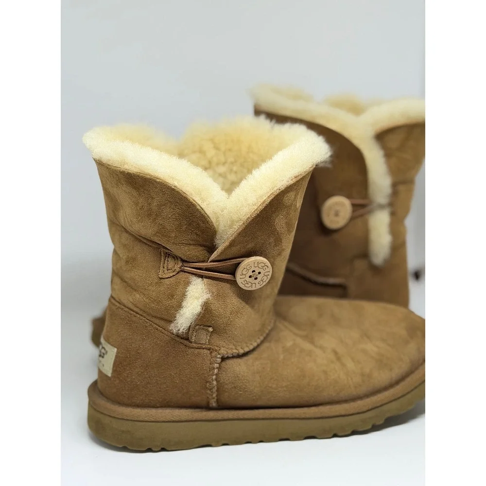 UGG Bailey Button Boots Chestnut Suede Shearling Winter Girls Shoes‎ Size 4 Kids